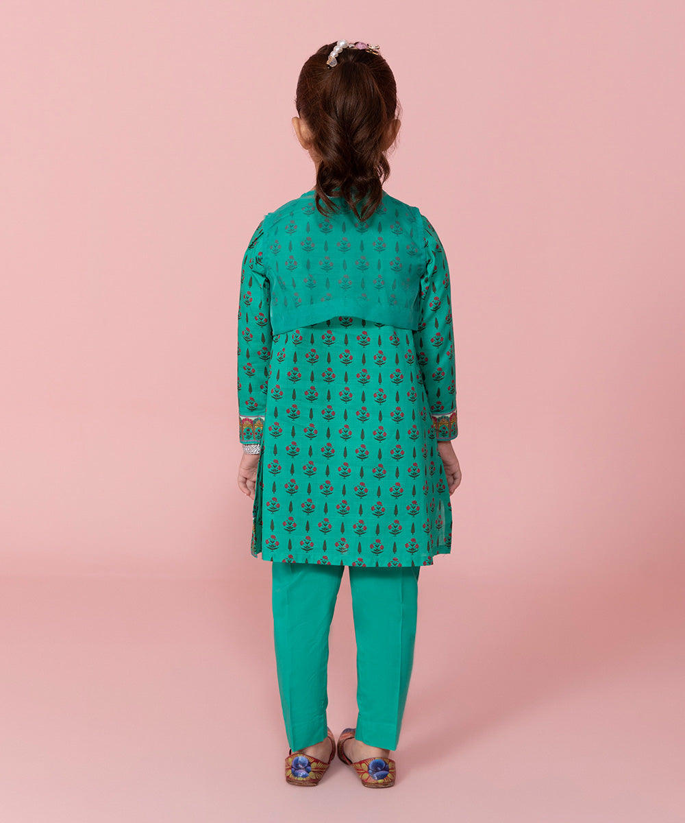 2 Piece Green Embroidered Slub Lawn Suit