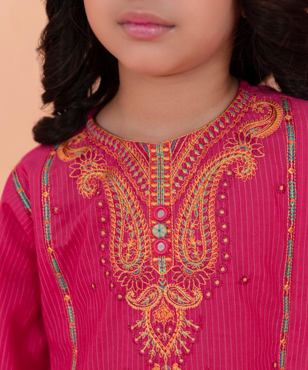 Girls Dyed Pink 2 PC Embroidered Zari Khaddar Suit