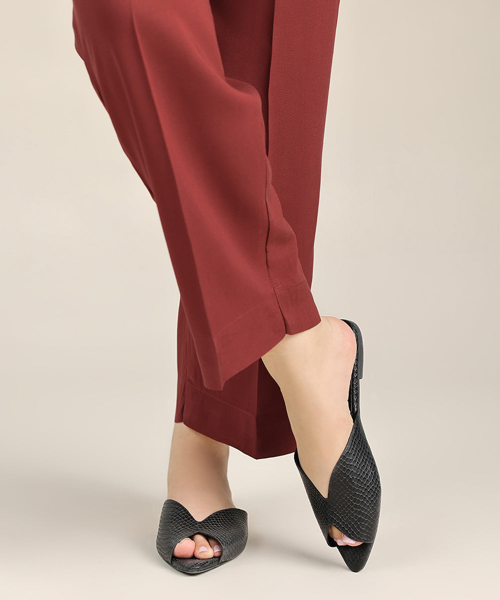 Women's Pret Linen Red Solid Straight Pants