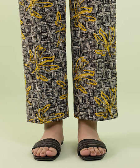 Women's Pret Khaddar Printed Multi Straight Pants
