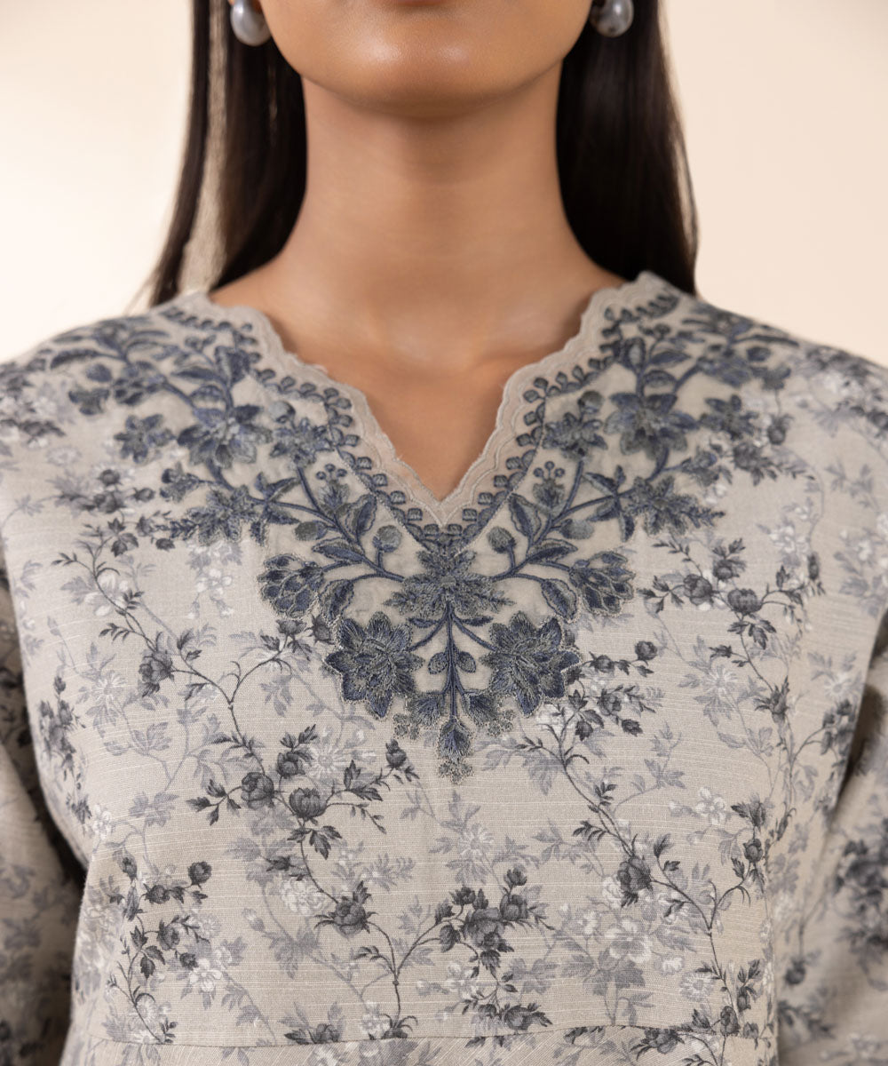 Women's Unstitched Khaddar Grey Embroidered 2 Piece Suit 