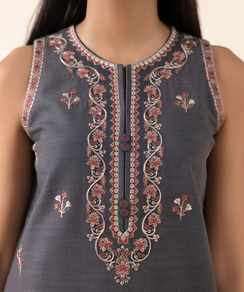 Women's Unstitched Khaddar Grey Embroidered 2 Piece Suit