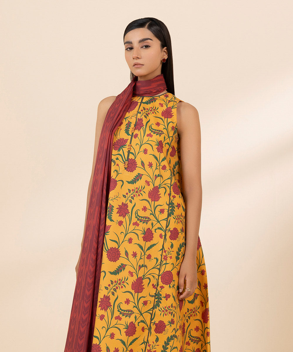 Women's Lawn Printed Yellow Unstitched 3 Piece Suit