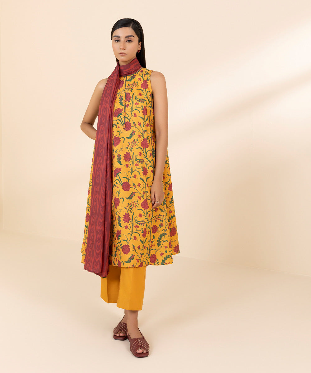 Women's Lawn Printed Yellow Unstitched 3 Piece Suit