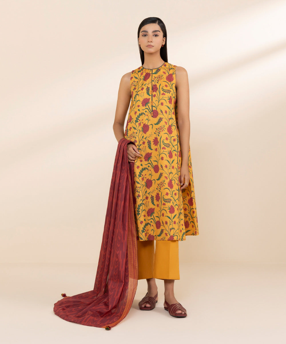 Women's Lawn Printed Yellow Unstitched 3 Piece Suit