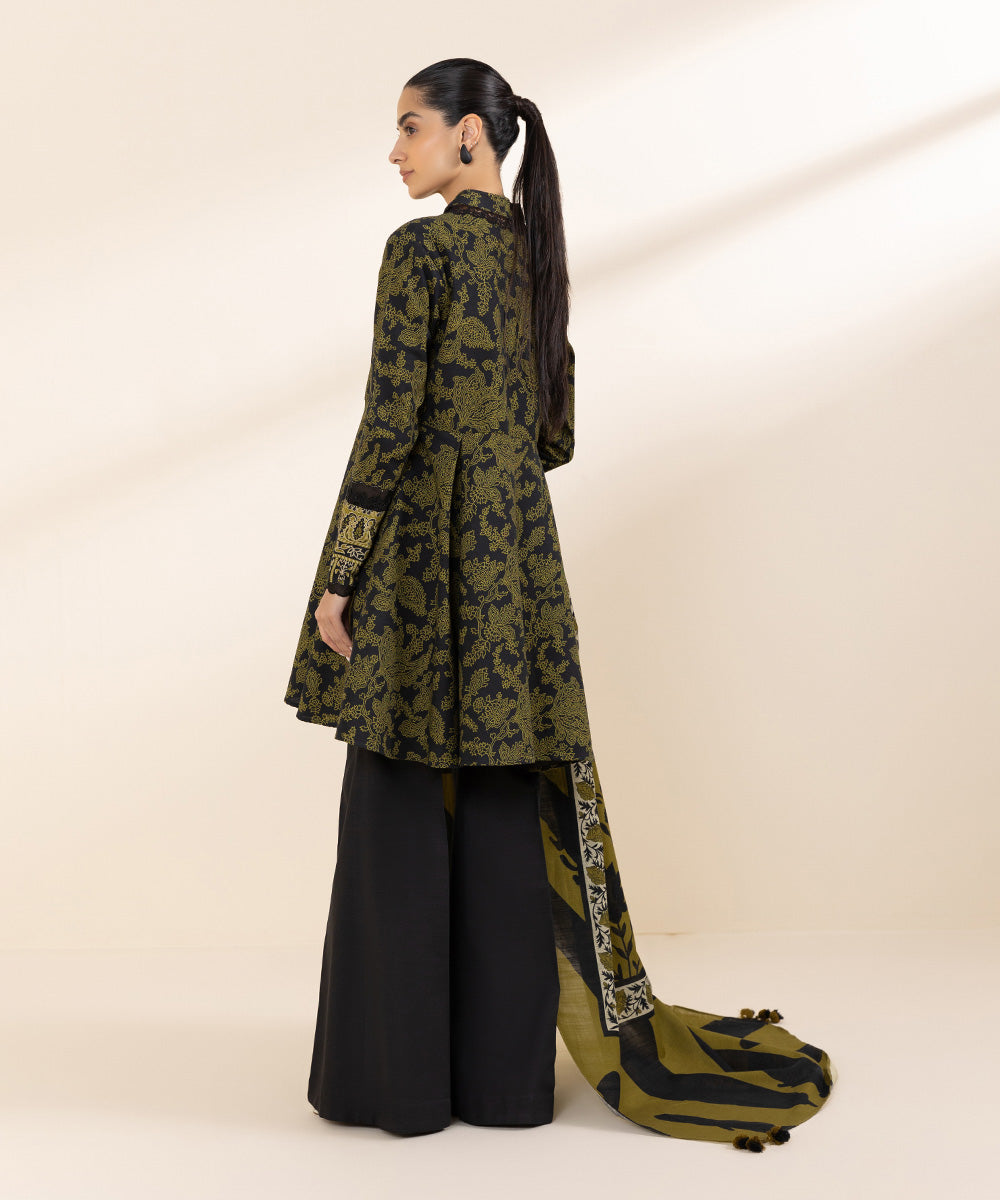 Women's Unstitched Khaddar Green Printed 3 Piece Suit