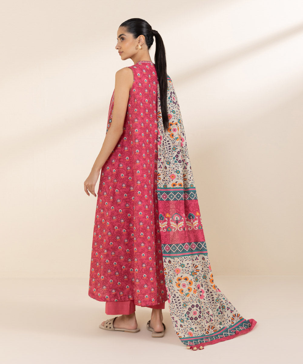 Women's Unstitched Khaddar Pink Printed 3 Piece Suit