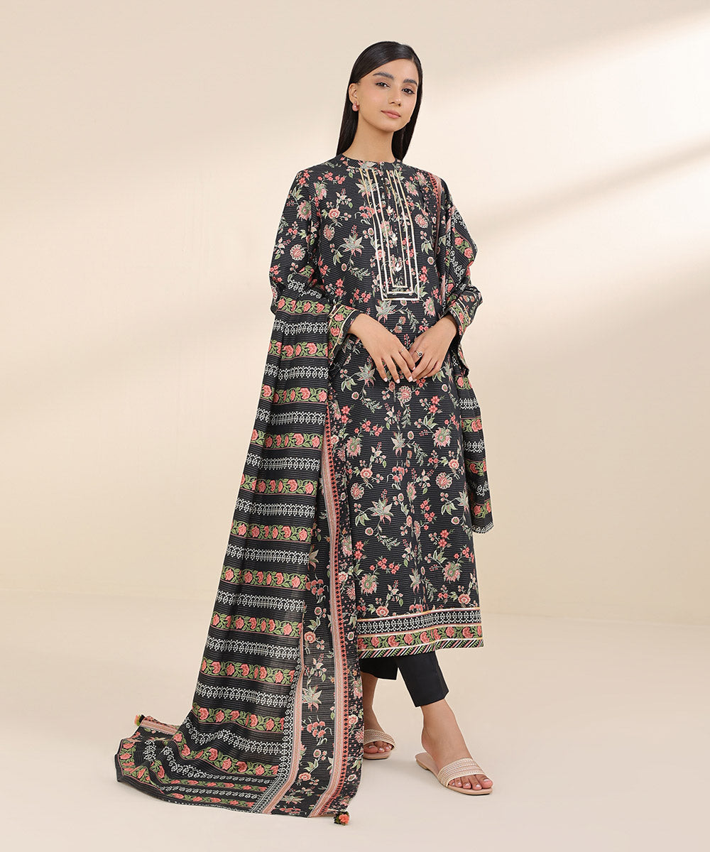 Women's Unstitched Zari Khaddar Multi Printed 3 Piece Suit