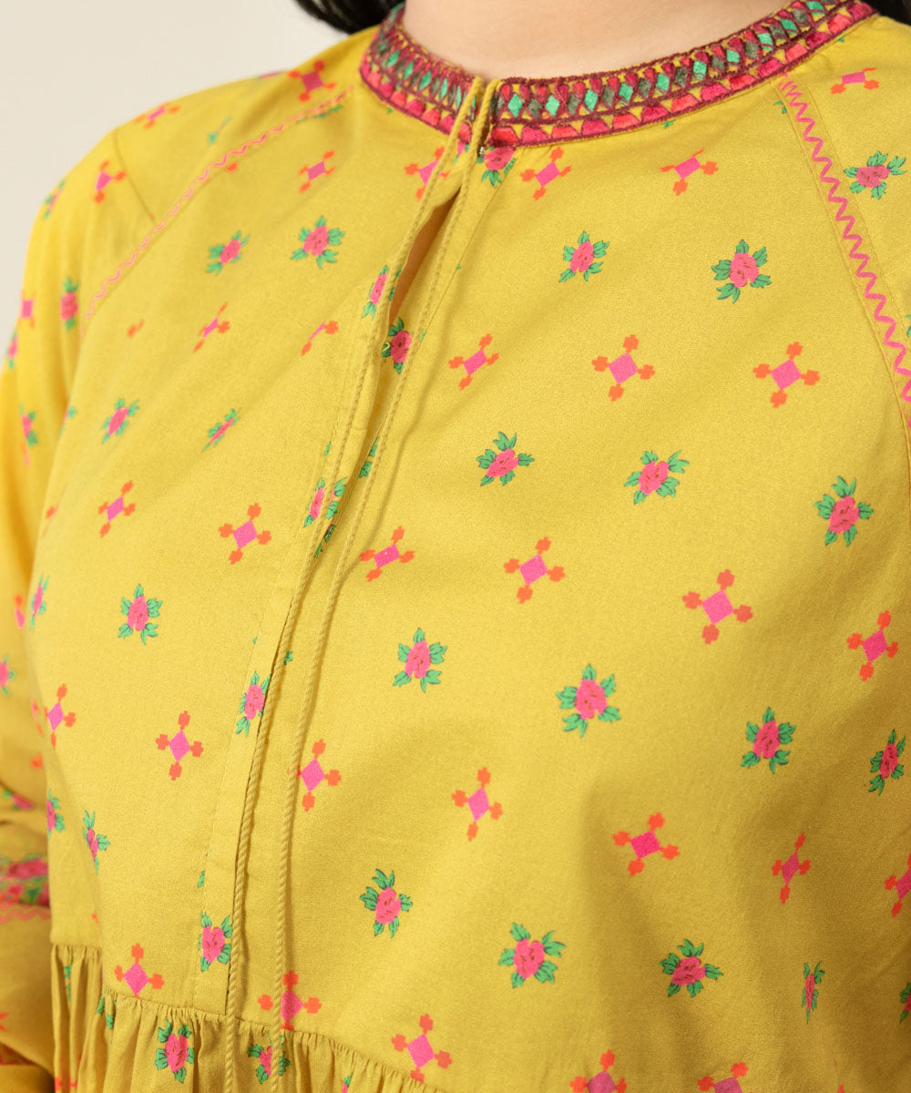 Unstitched Women's Embroidered Lawn Yellow 3 Piece Suit