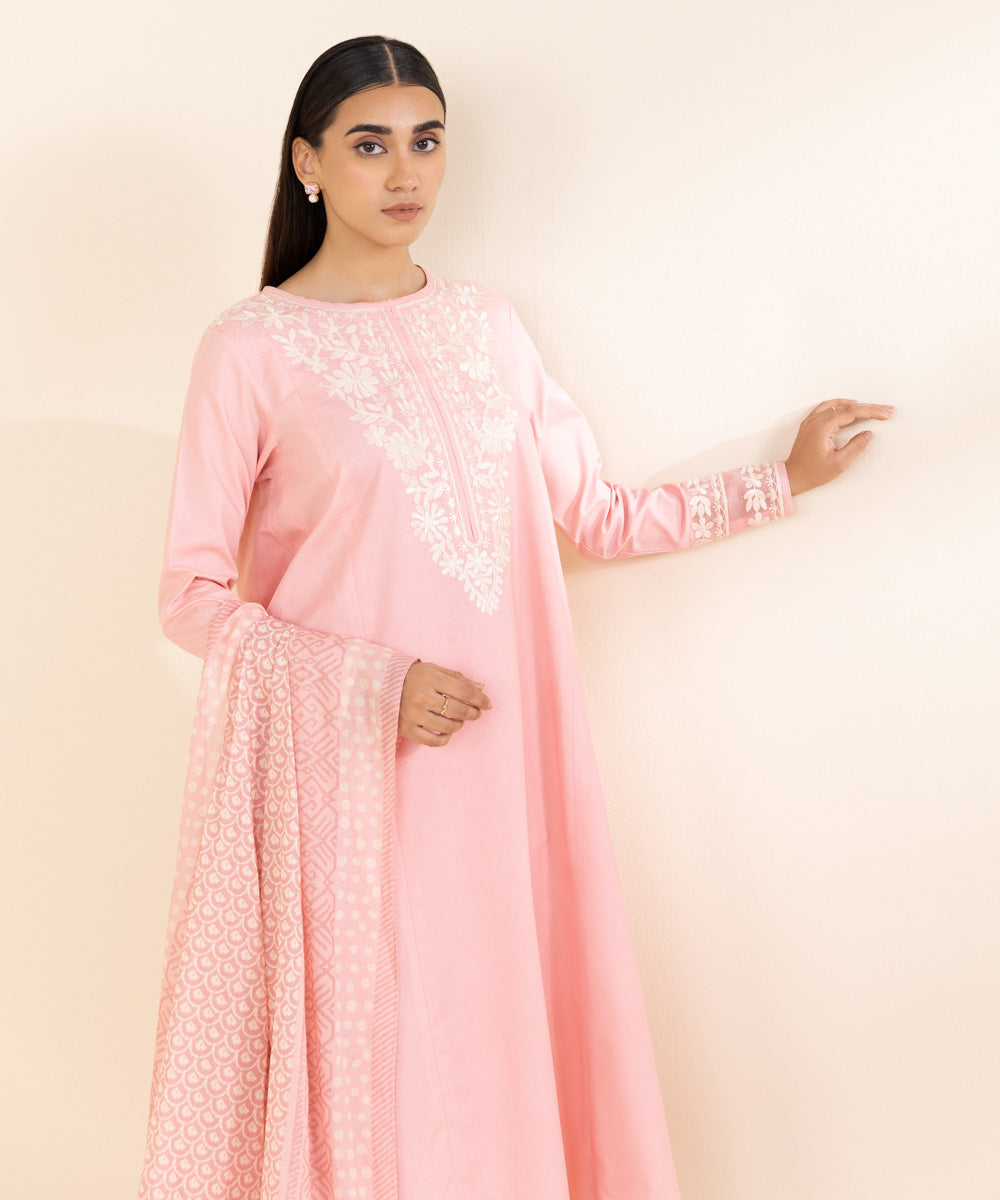 Women's Unstitched Lawn Pink Embroidered 2 Piece Suit