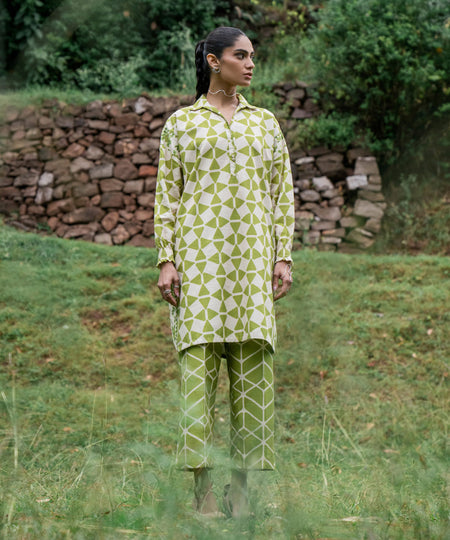 Women's Winter Unstitched Printed Light Khaddar Green 2 Piece Suit