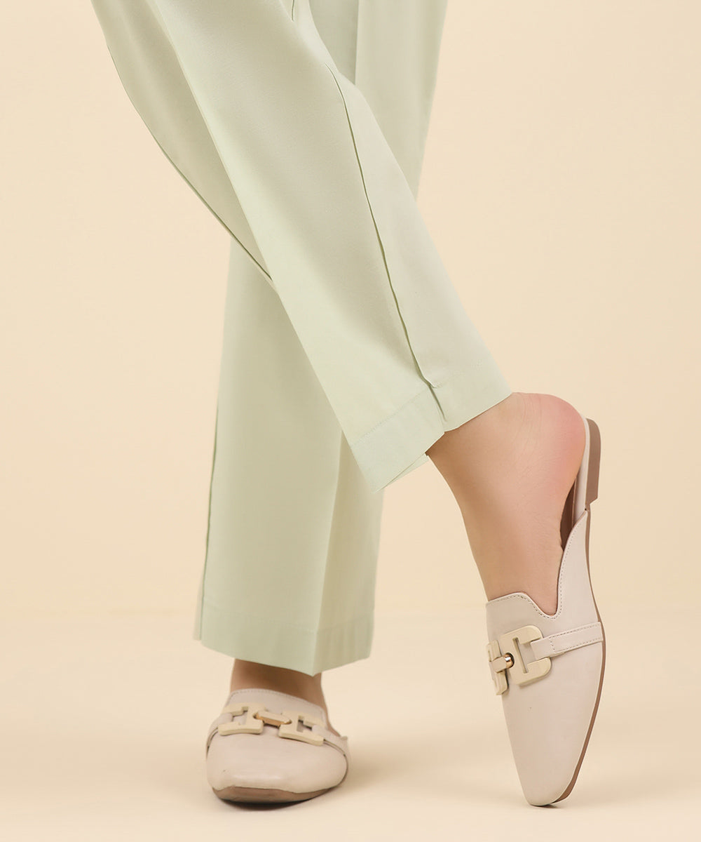 Women's Pret Cambric Beige Solid Straight Pants