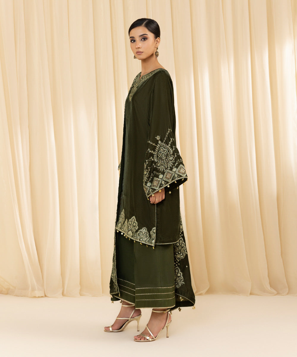 Women's Unstitched Embroidered Velvet Green 3 Piece Suit