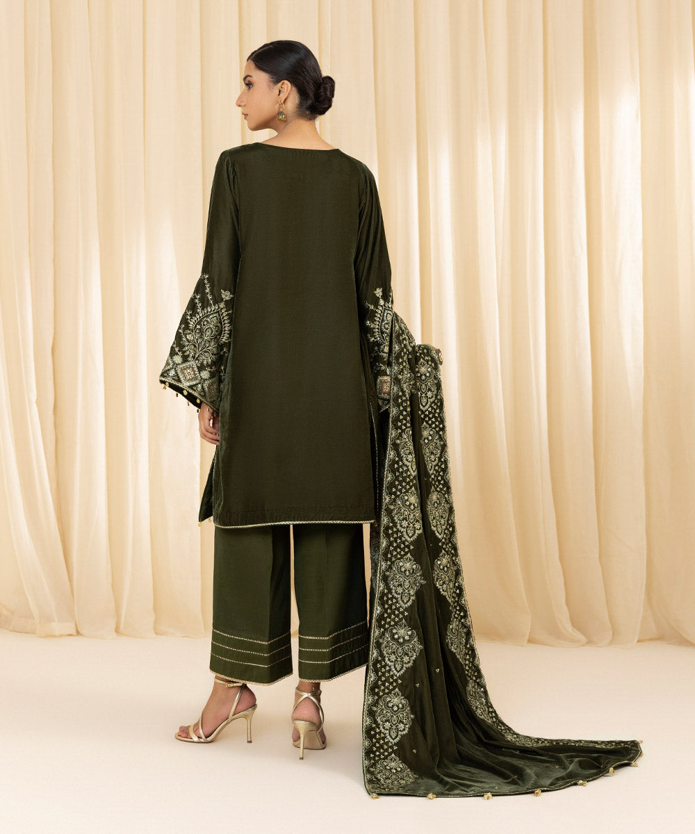 Women's Unstitched Embroidered Velvet Green 3 Piece Suit