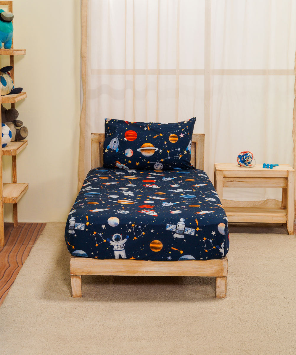 100% Cotton Digital Printed Multi Colored Astronaut in Space Bed Linen for Kids