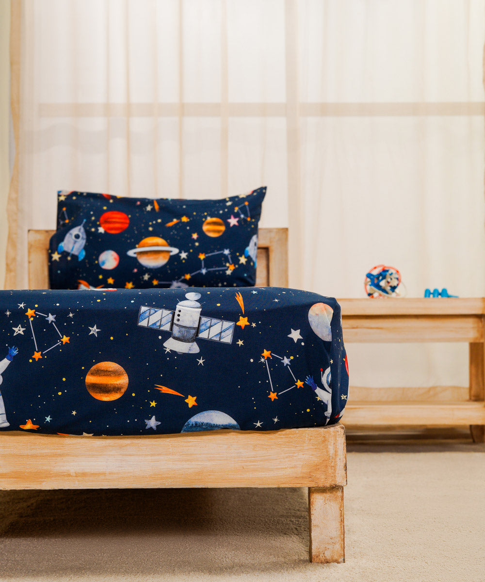100% Cotton Digital Printed Multi Colored Astronaut in Space Bed Linen for Kids