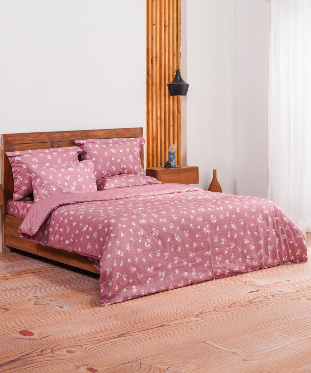 Pink Polyester Bed Set with Quilt Cover Set