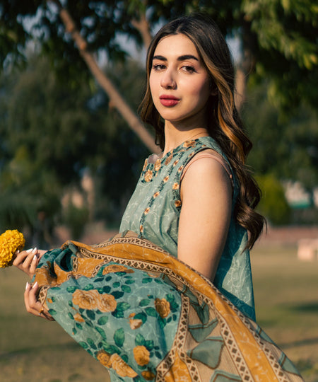 3 Piece - Embroidered Lawn Suit