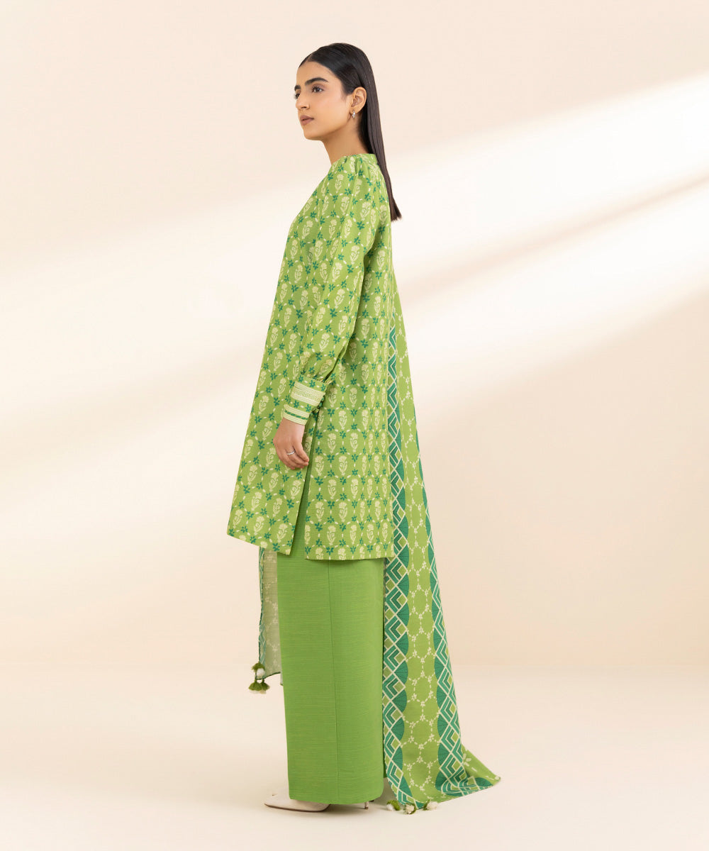 Women's Unstitched Khaddar Printed Green 3 Piece Suit