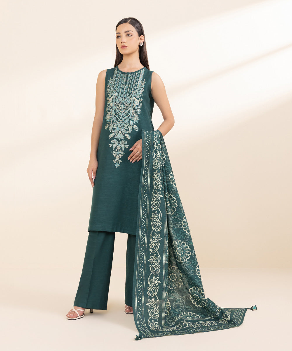 Women's Unstitched Khaddar Green Embroidered 3 Piece Suit