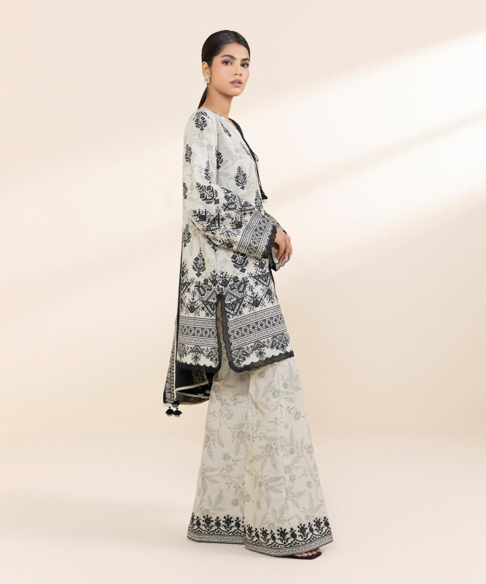 Women's Unstitched Light Khaddar Grey Embroidered 3 Piece Suit