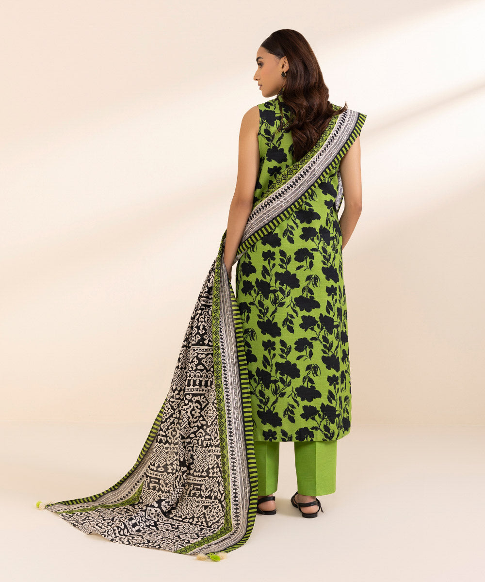 Women's Unstitched Khaddar Embroidered Green 3 Piece Suit