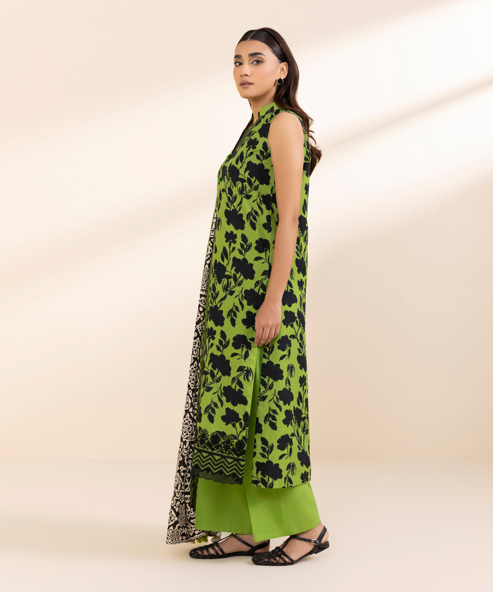 Women's Unstitched Khaddar Embroidered Green 3 Piece Suit