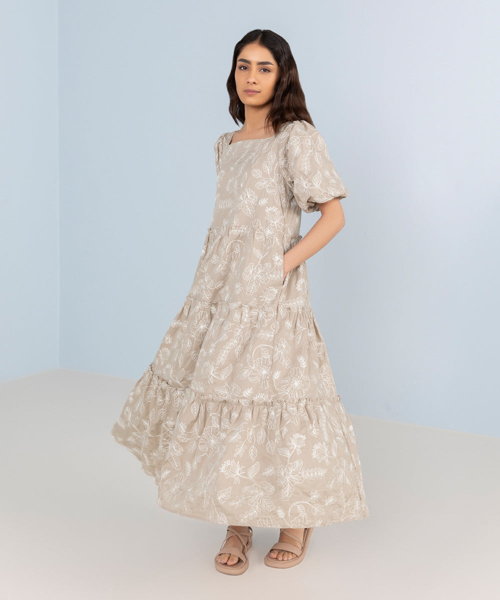 Girls Indo Western, Gown, 3/4th Sleeves at Rs 1520 in Surat | ID:  25469040688