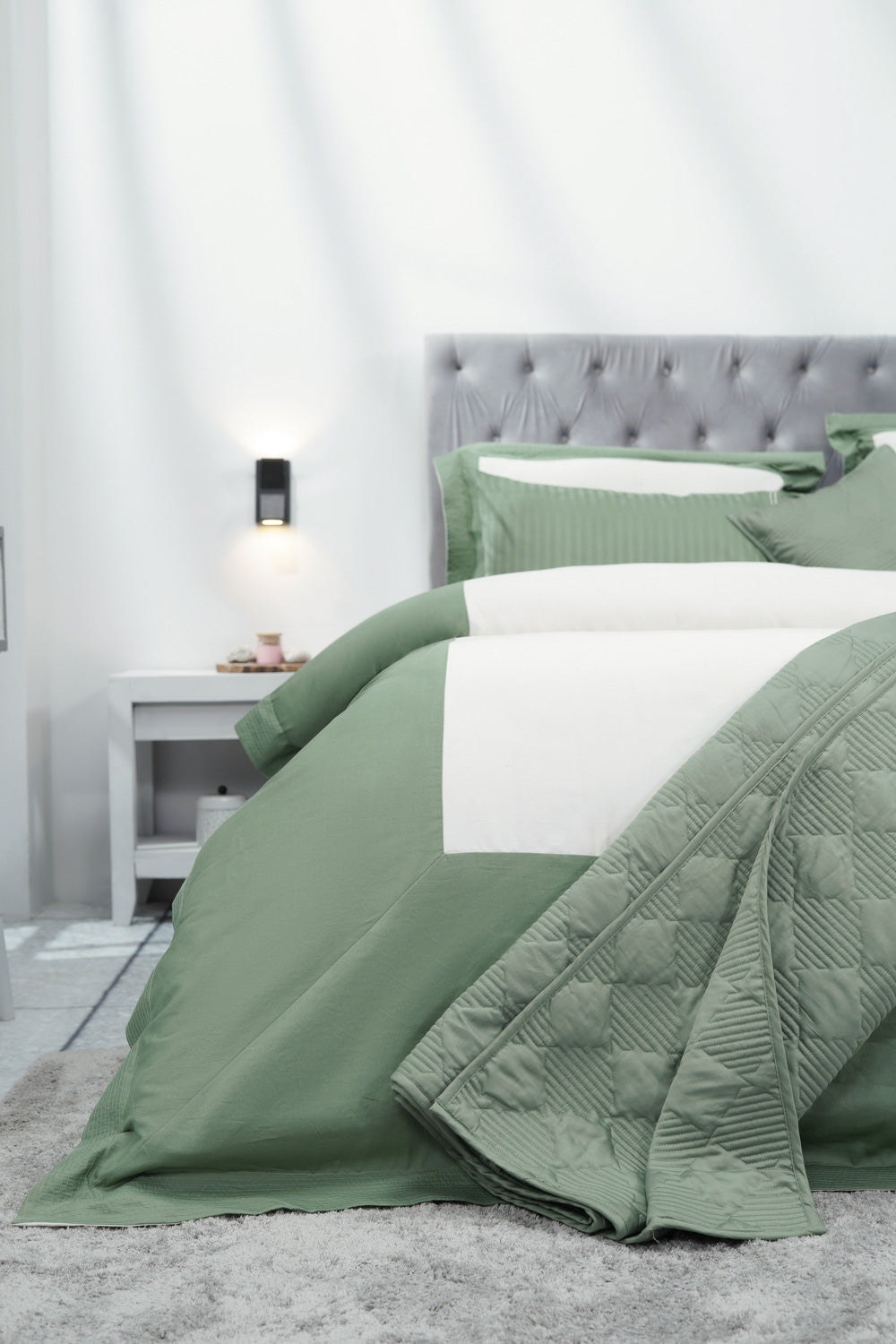 Sapphire Home Off White And Green High Seas Quilt Cover
