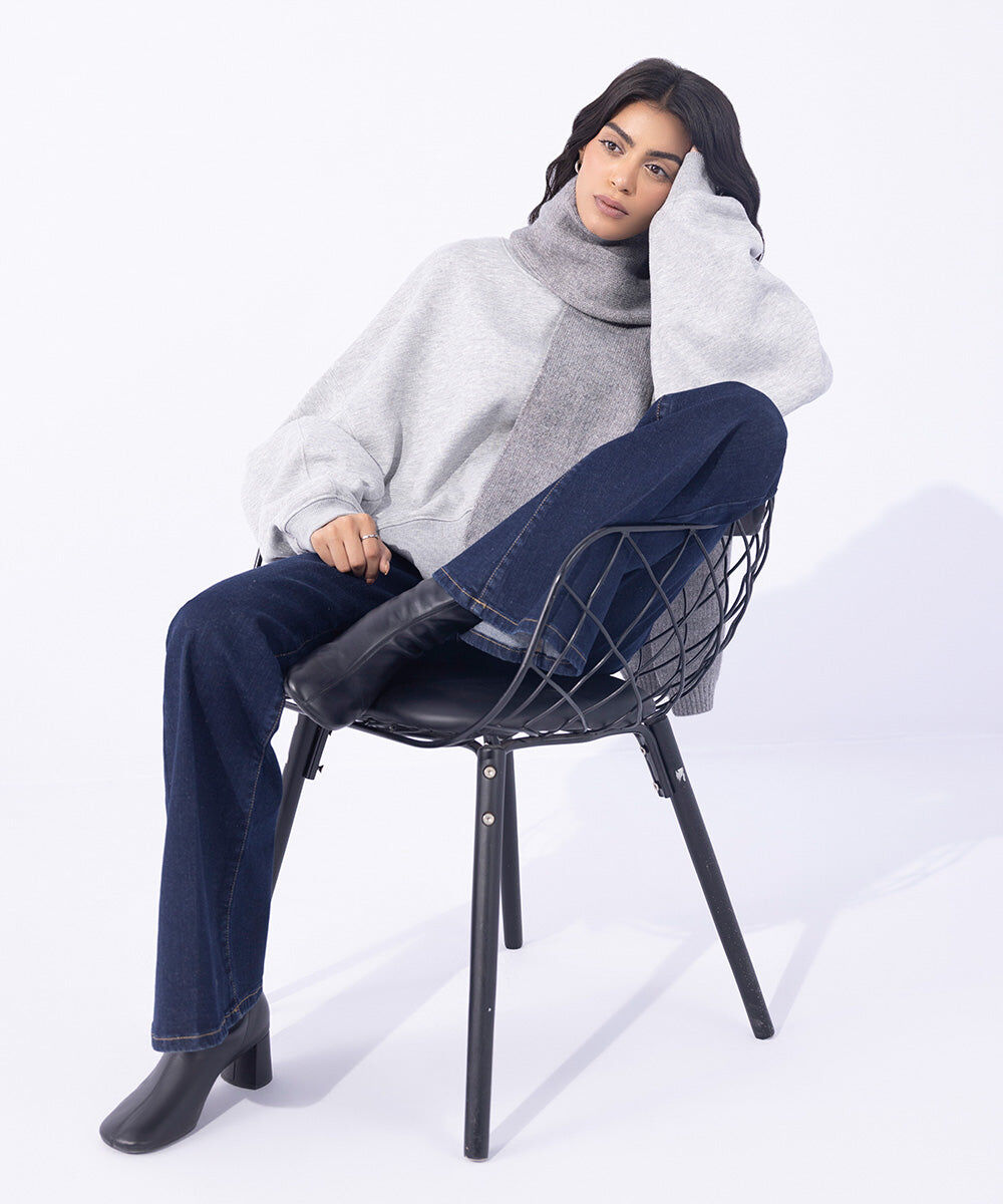 Woman - Grey Knitted Scarf