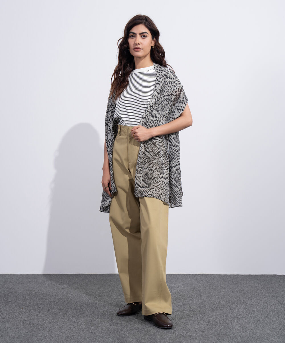 Women's Western White And Black Printed Rectangular Scarf