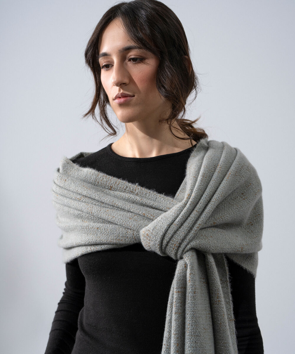 Women's Western Wear Light Grey Polyester Solid Woolen Scarf