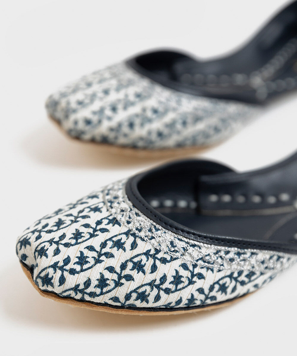 Woman - Blue Embroidered Khussas