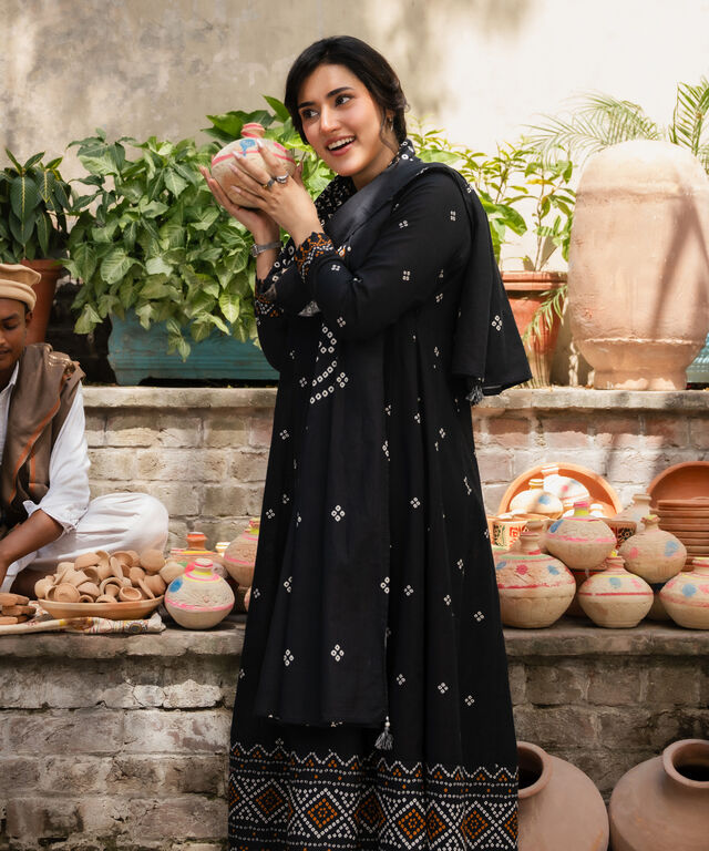 3-piece - Printed Khaddar Suit by Sapphire