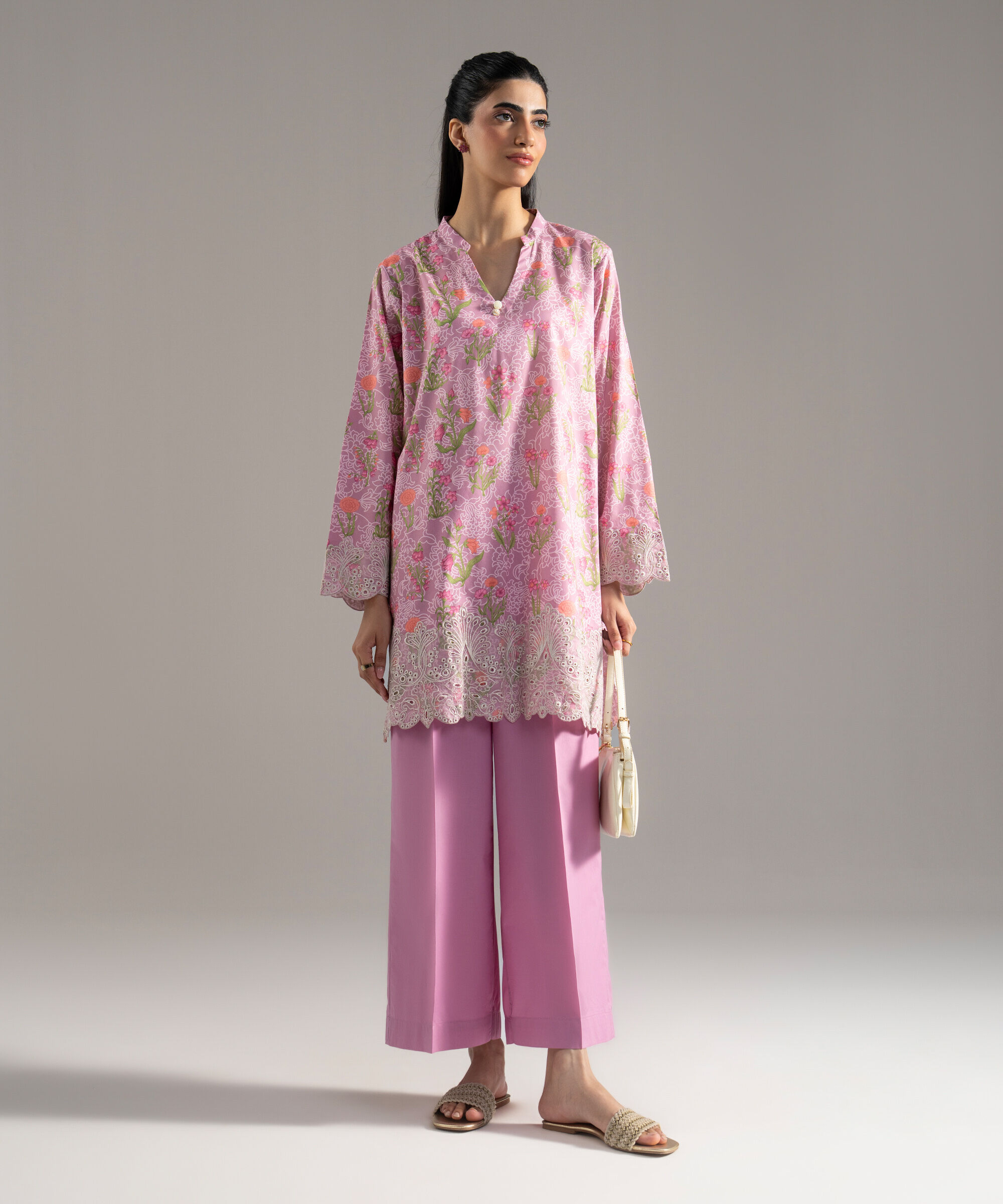 Retail Price: 8990/-PKR