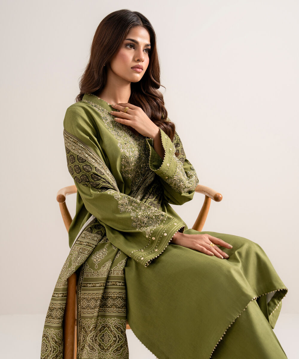 Women's Unstitched Embroidered Linen Green 3 Piece Suit