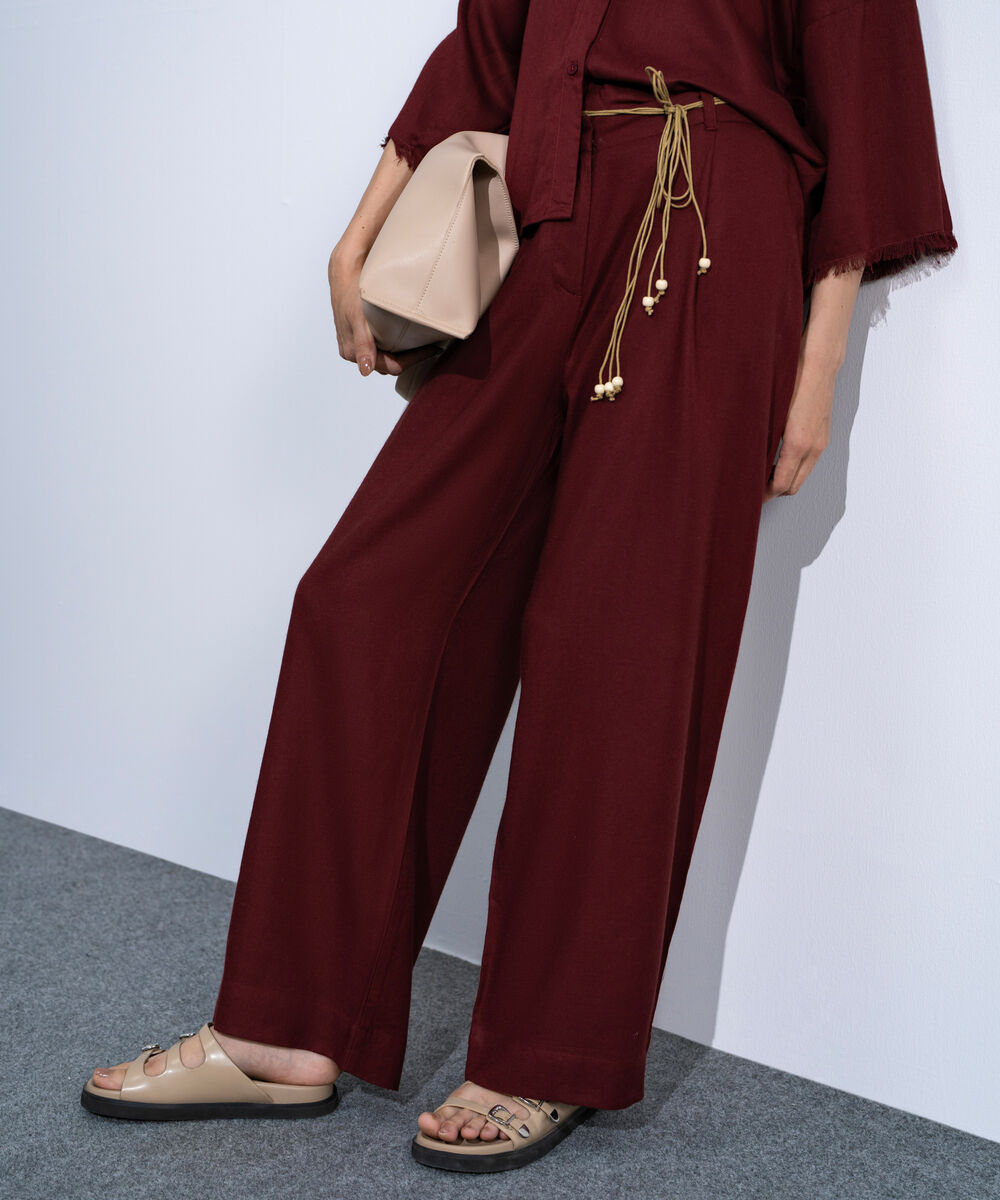 Women's Red Linen Blend Pleated Trouser With Crochet Belt
