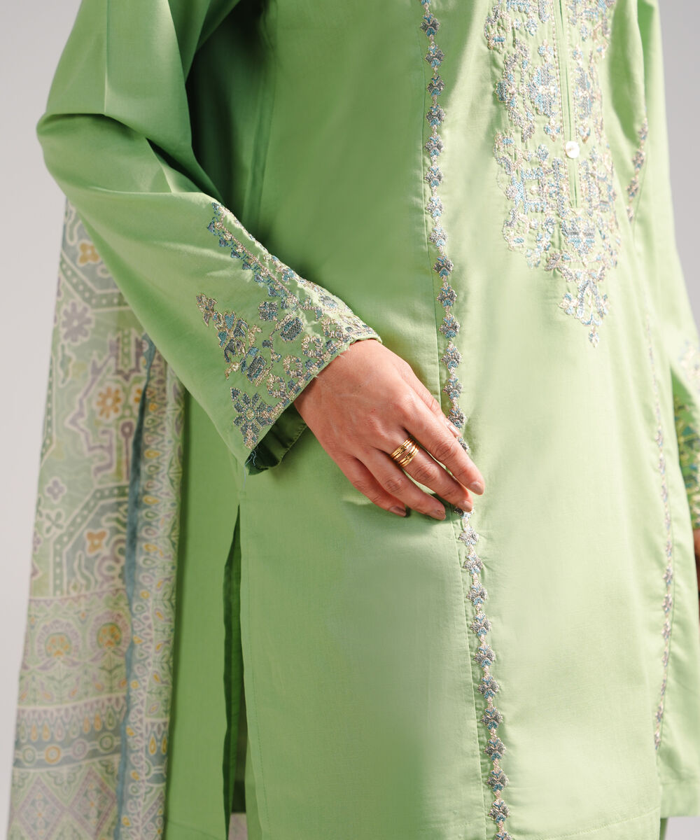 Women's RTW Slub Lawn Embroidered Green 3 Piece Suit