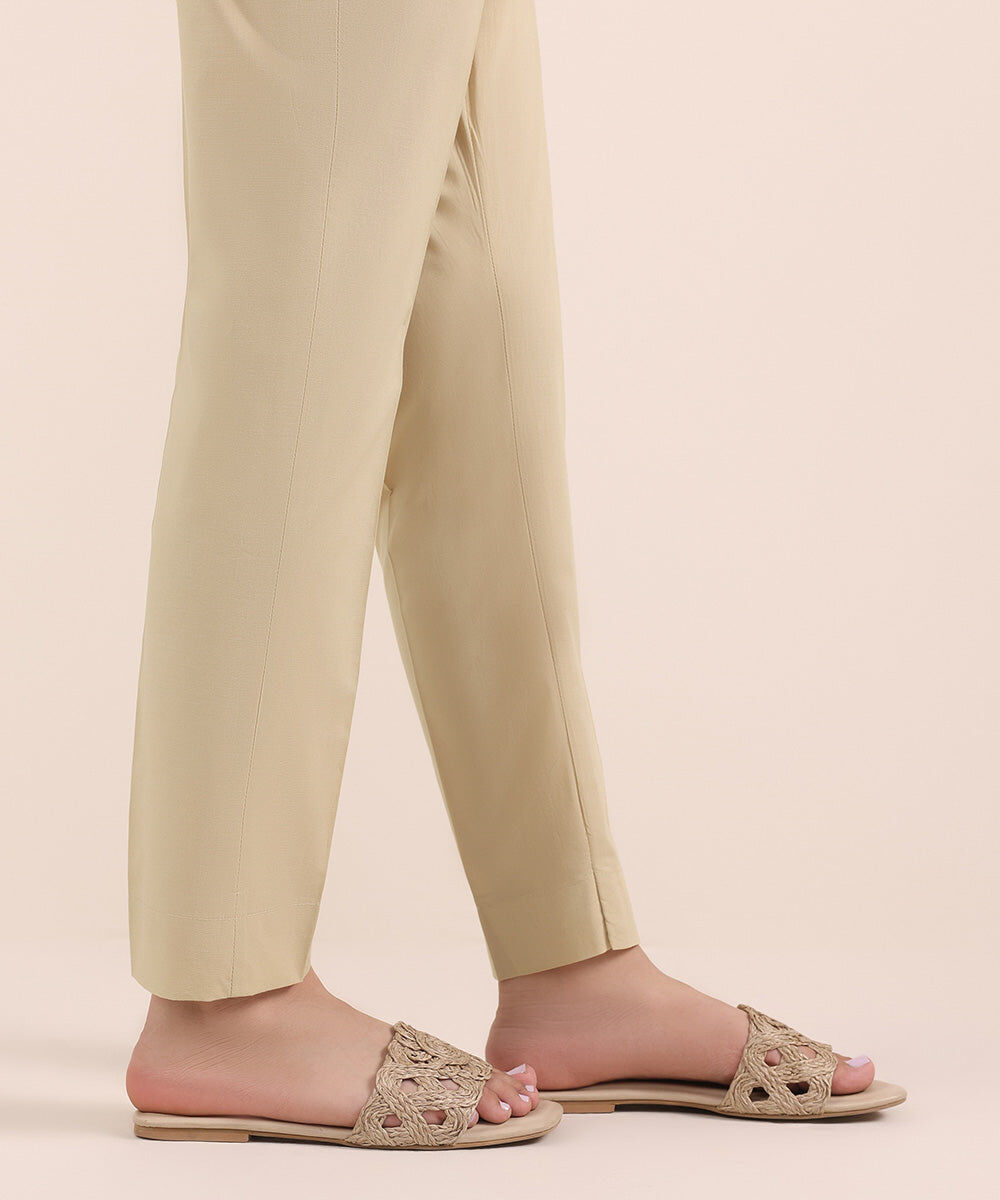 Woman - Beige Solid Cambric Cigarette Pants