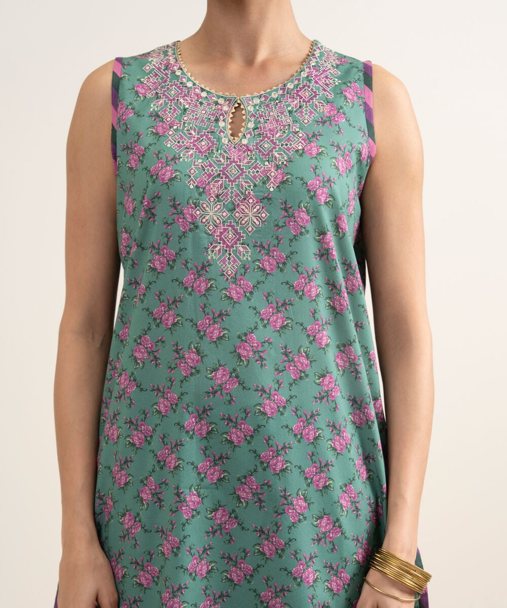 Women's Unstitched Lawn Embroidered Emerland Green 3 Piece Suit
