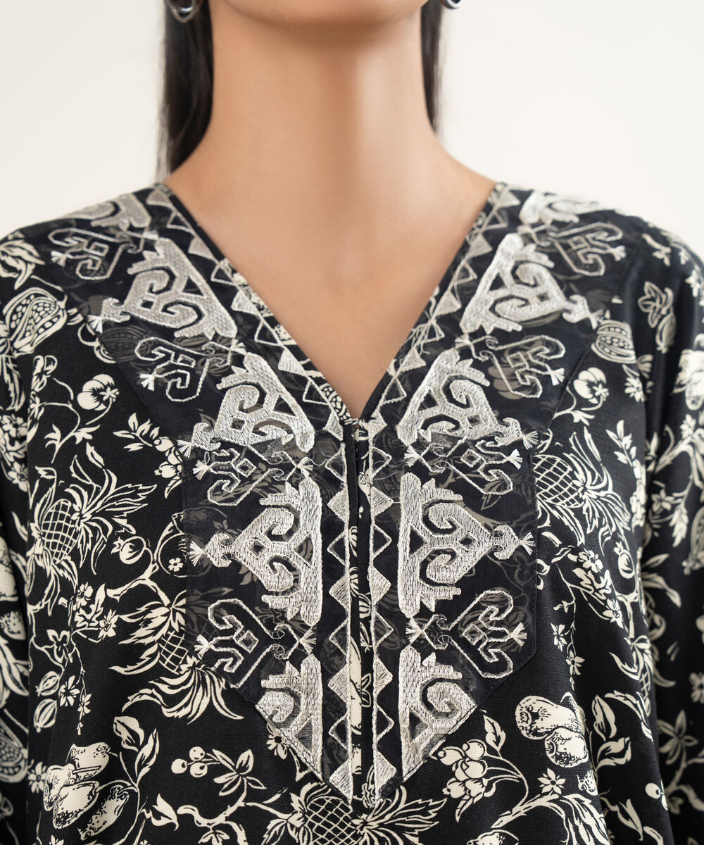 Women's RTW Herringbone Embroidered Black A-Line Shirt