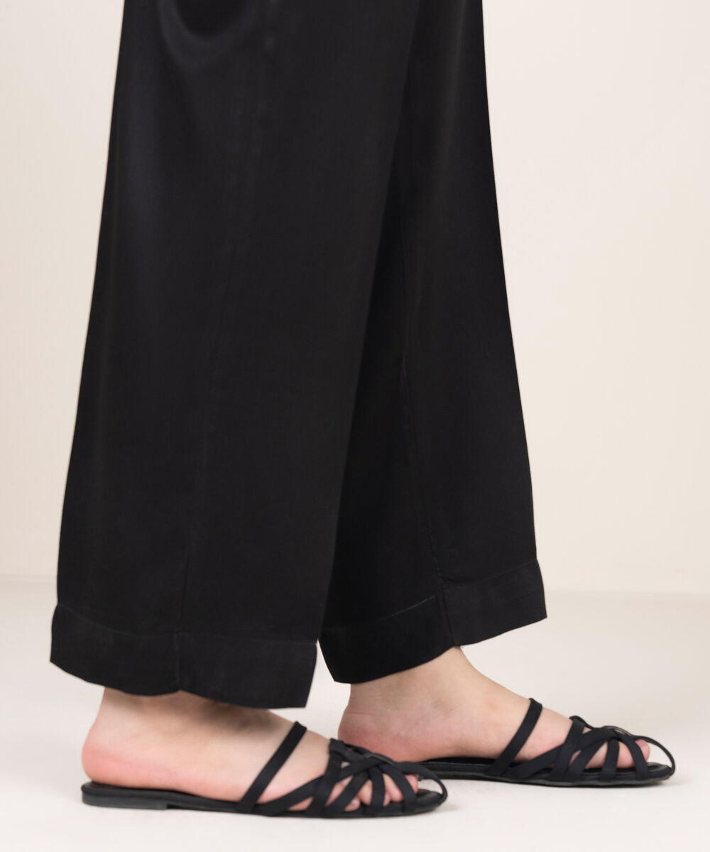 Women's RTW Bedford Solid Black Straight Pants