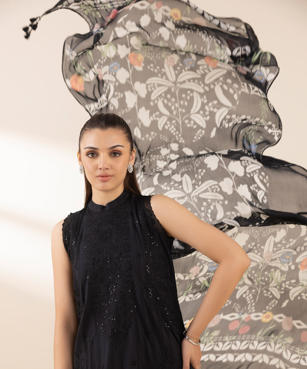 U3PEDF25V211 Unstitched 3 PC U3PEDF25V211