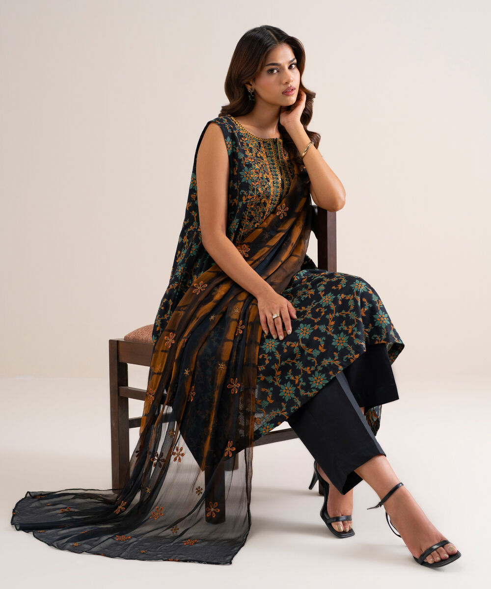 3 Piece - Embroidered Jacquard Suit
