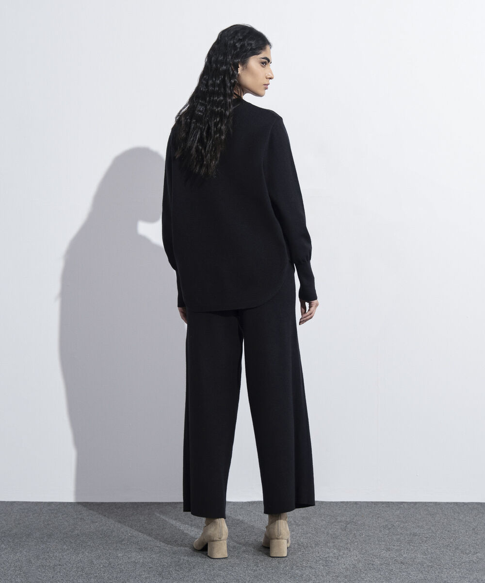 Women's Western Wear Black Knit Sweater With Round Hem