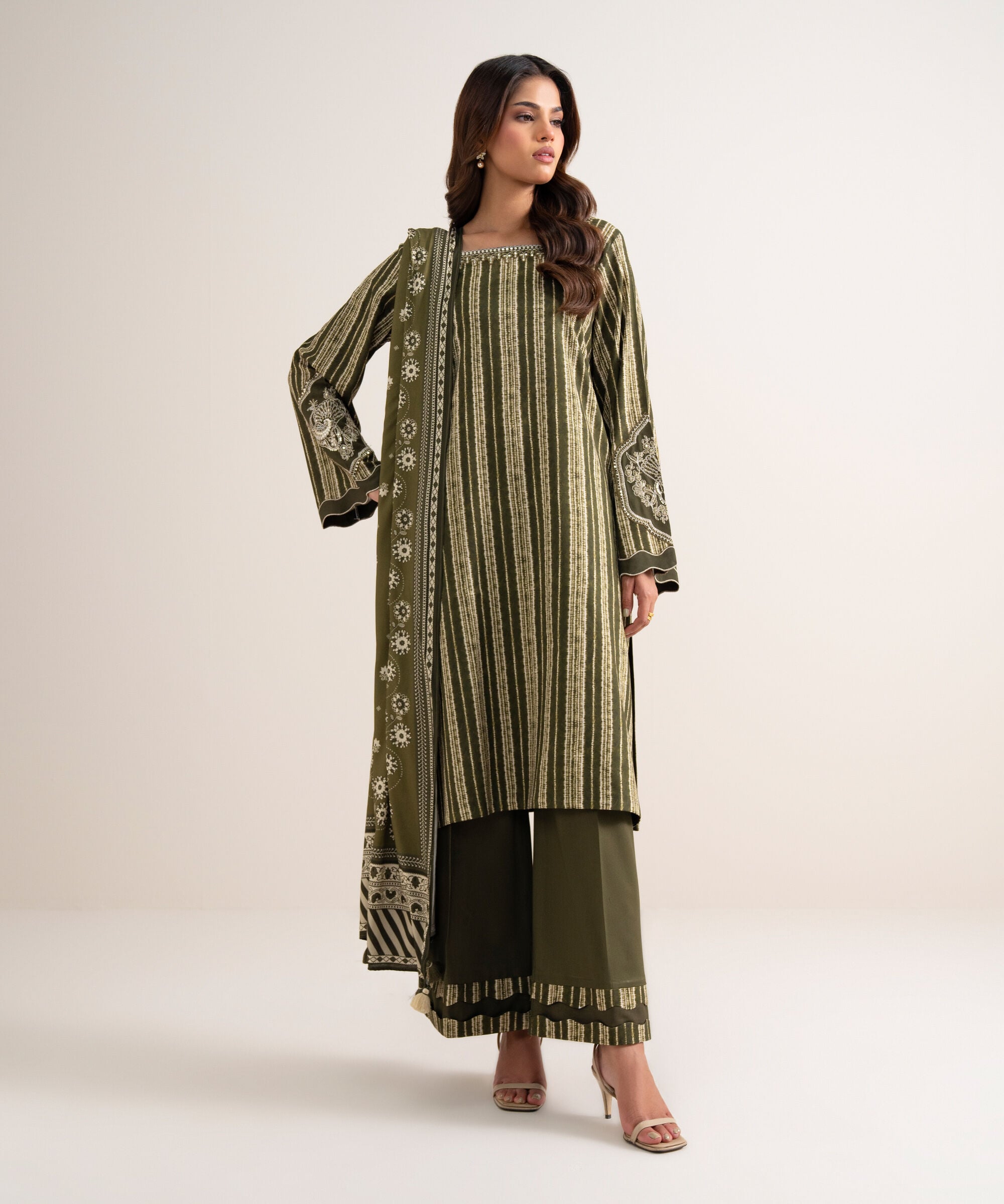 Retail Price: 5590/-PKR