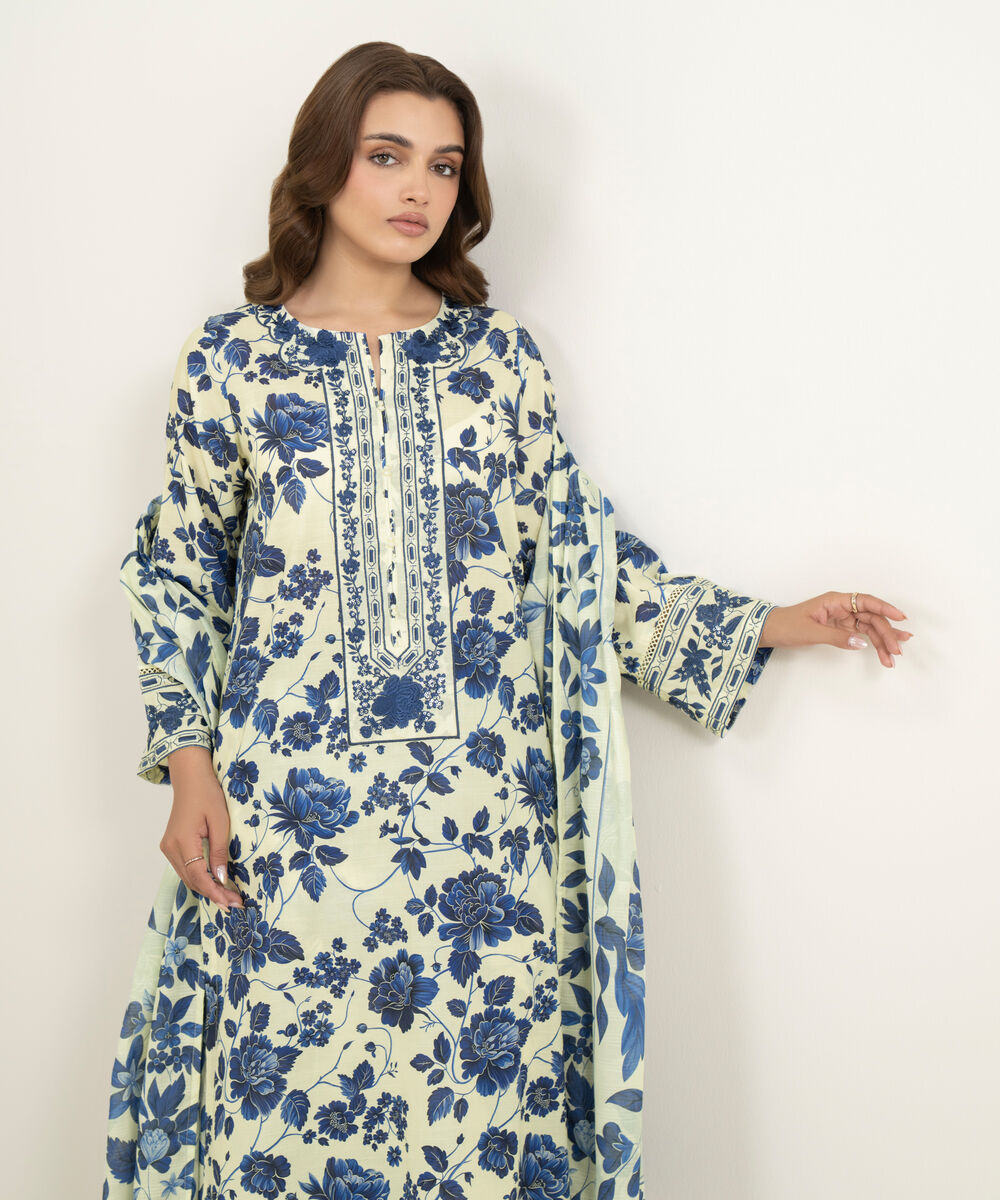 Women's RTW Slub Lawn Embroidered Off White 3 Piece Suit