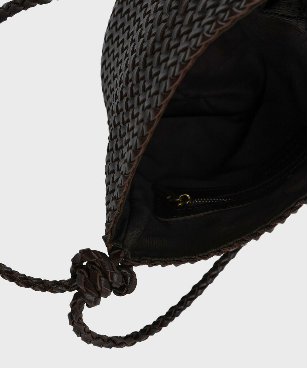 Women's Brown Shoulder Bag With Magnetic Clasp Clouser.