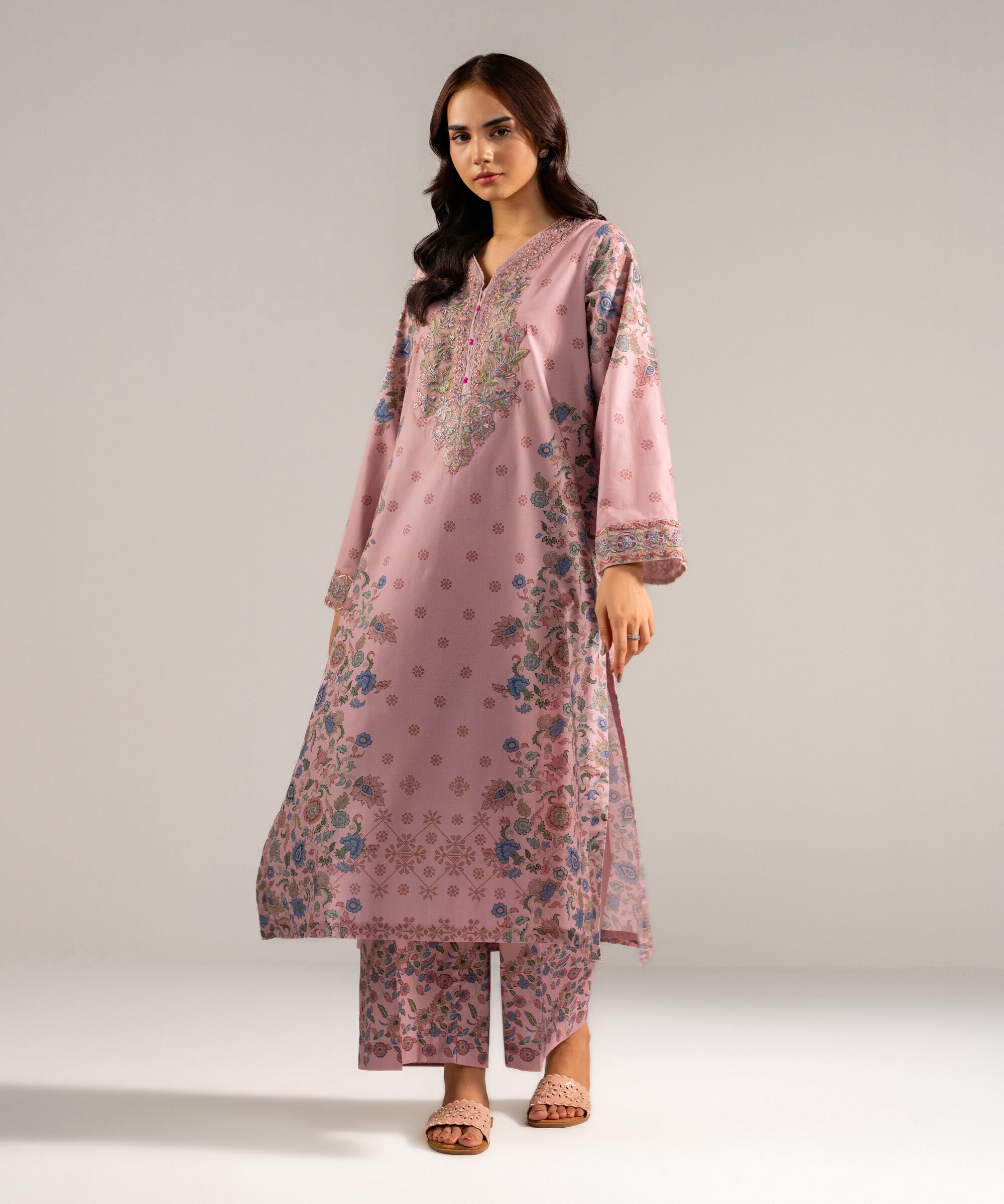 Retail Price: 8990/-PKR
