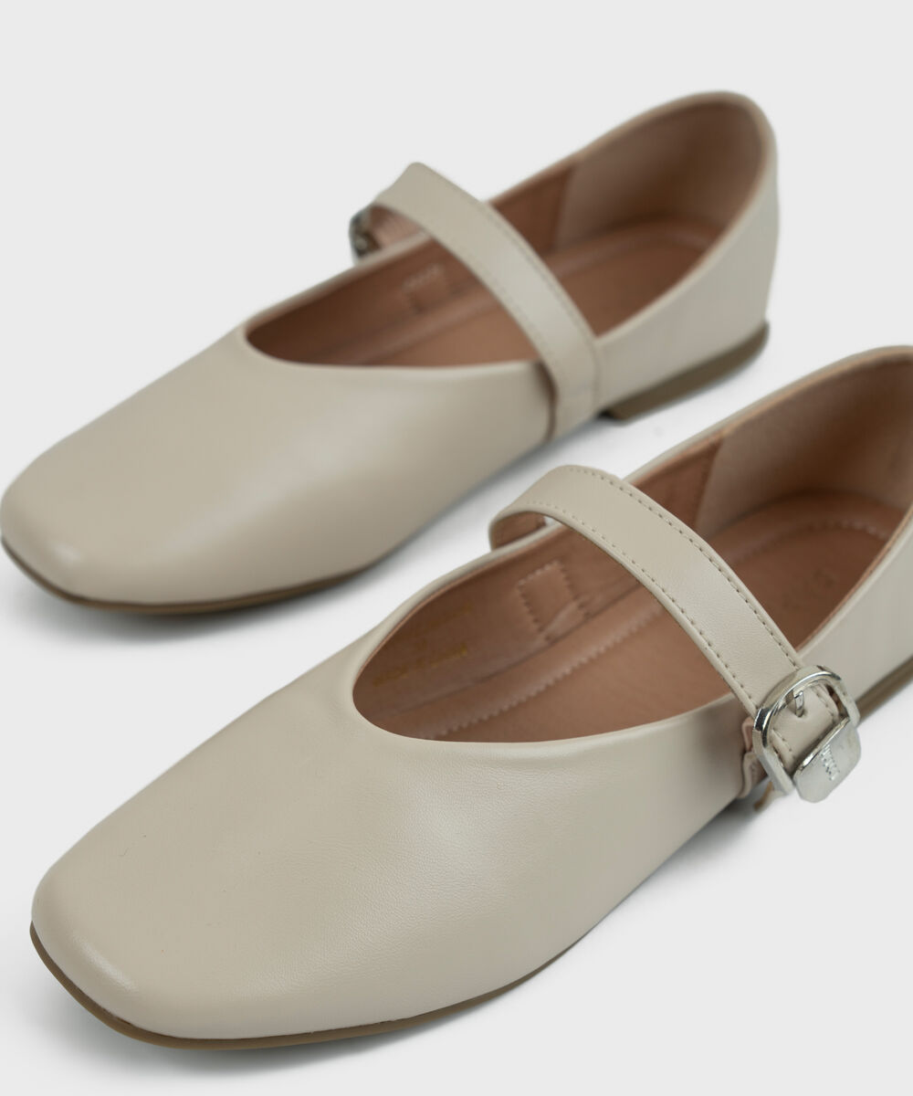 Women's Beige Pumps